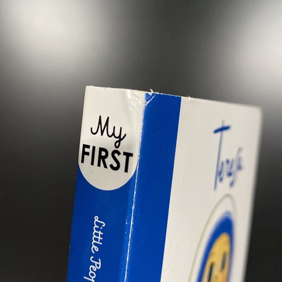 Little People, Big Dreams: My First Mother Teresa - Children’s Board Book - Picture 7 of 7